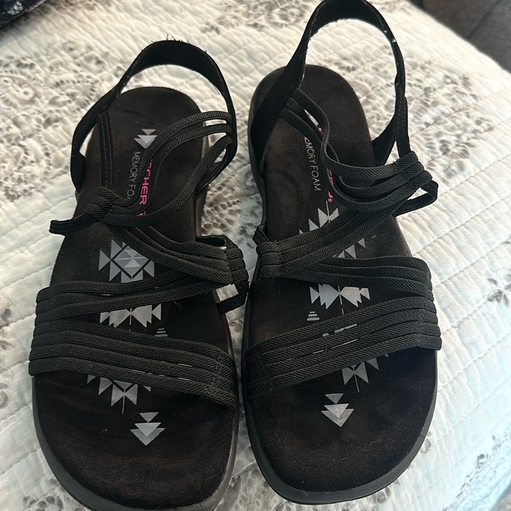 Excellent condition Skechers Memory Foam Sandals size 9